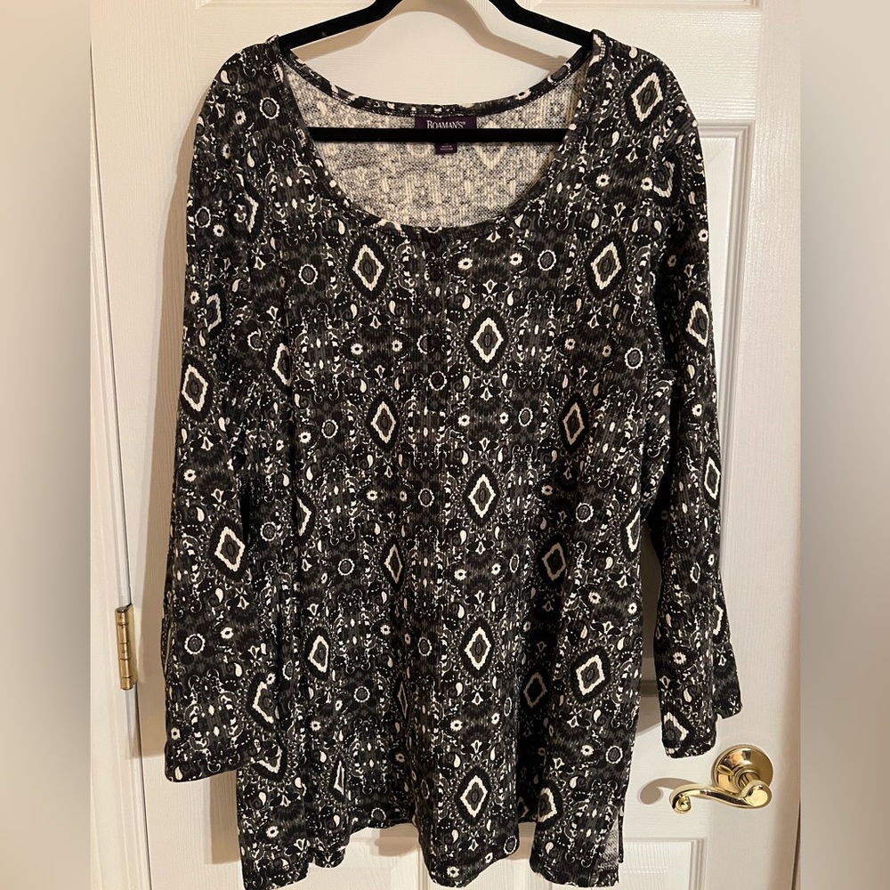 Roaman's Black and White Geometric Tunic